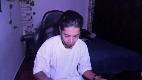 Snapshot of saad__man chatting on 10/26/25, 02:06 Danny online show from 10/26/25, 02:06