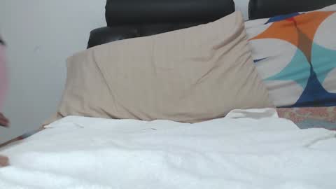 saaramiller     online show from 01/27/25, 04:20