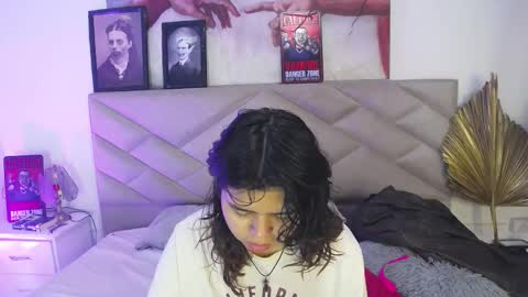 Snapshot of sabinamerchetti_ chatting on 10/20/25, 03:40 Sabina Merchetti online show from 10/20/25, 03:40