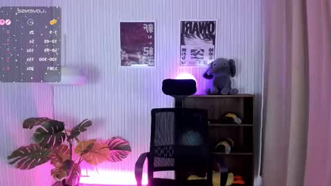 Snapshot of sabrina_bloom_ chatting on 02/13/26, 01:18 sabri online show from 02/13/26, 01:18