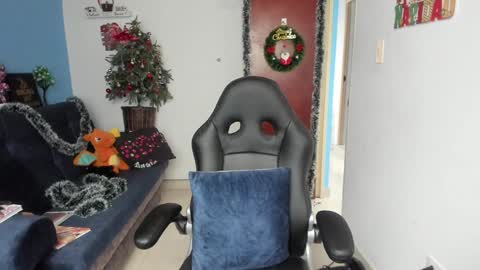 Angie  online show from 12/24/24, 08:27