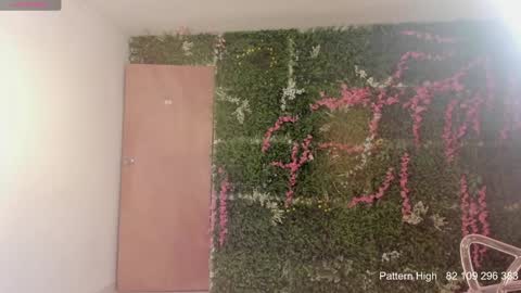 Snapshot of sabrina_geek chatting on 10/25/25, 02:08 sabrina_geek online show from 10/25/25, 02:08