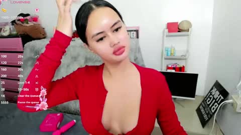 Snapshot of sabrina_inviting chatting on 05/17/26, 04:58 Sabrina online show from 05/17/26, 04:58