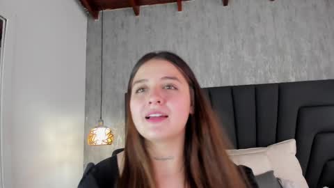 Snapshot of sabrina_lennox chatting on 02/14/25, 07:33 Sabrina Maria online show from 02/14/25, 07:33