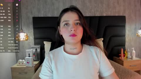 Snapshot of sabrina_lennox chatting on 02/17/25, 07:53 Sabrina Maria online show from 02/17/25, 07:53