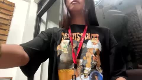 Snapshot of sabrina_maxx chatting on 03/02/25, 06:40 Nadine online show from 03/02/25, 06:40