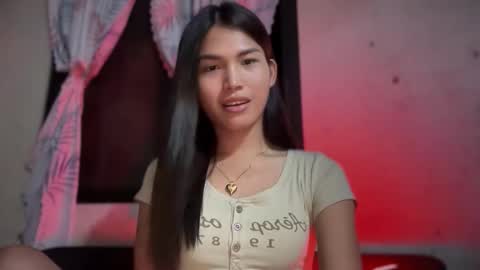 Snapshot of sabrina_maxx chatting on 11/01/25, 03:03 Nadine online show from 11/01/25, 03:03