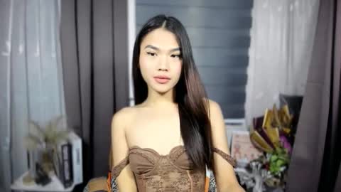 Snapshot of sabrina_maxx chatting on 01/11/26, 12:10 Nadine online show from 01/11/26, 12:10