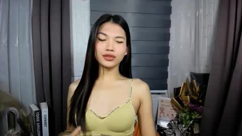 Snapshot of sabrina_maxx chatting on 02/09/26, 10:14 Nadine online show from 02/09/26, 10:14