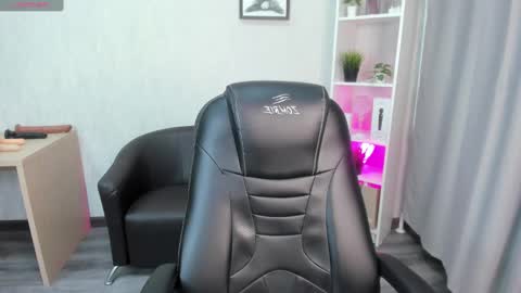 GMT7TueWedThuFriSatSun 0100am-0700am online show from 02/23/25, 09:48