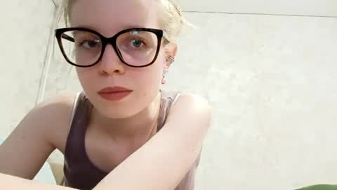 Snapshot of sabrinahandlin chatting on 04/30/26, 08:57 Sabrina online show from 04/30/26, 08:57