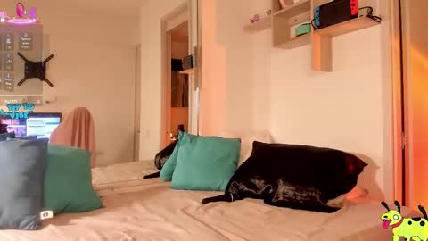 Snapshot of sabrinawiid chatting on 11/25/25, 01:05 Sabrina online show from 11/25/25, 01:05