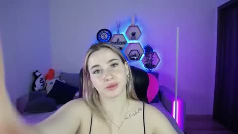 Sabrina Violet online show from 11/07/25, 09:31