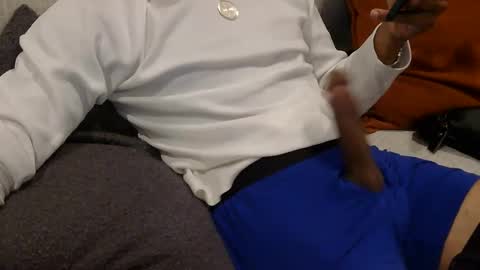 Snapshot of sacalaschichiss chatting on 10/31/25, 09:10 Dee online show from 10/31/25, 09:10