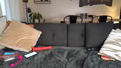 sacha__xx online show from 02/18/25, 04:16