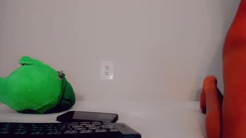 Snapshot of sacha_candy chatting on 02/13/25, 11:47 Sacha online show from 02/13/25, 11:47