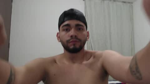 Snapshot of sack_rojas chatting on 10/20/25, 01:17 Sack online show from 10/20/25, 01:17