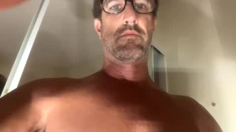 Snapshot of sackskincreamer chatting on 09/29/25, 01:05 R online show from 09/29/25, 01:05