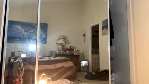 Snapshot of sackskincreamer chatting on 11/03/25, 01:56 R online show from 11/03/25, 01:56