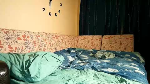 Snapshot of sademoface chatting on 02/21/26, 01:28 pluto online show from 02/21/26, 01:28