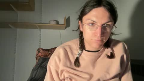 Snapshot of sadie_stars chatting on 12/04/24, 09:57 Sadie online show from 12/04/24, 09:57