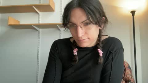 Snapshot of sadie_stars chatting on 02/12/25, 05:05 Sadie online show from 02/12/25, 05:05