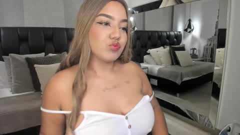 Snapshot of sadiefoster chatting on 09/12/25, 04:51 Sadie online show from 09/12/25, 04:51