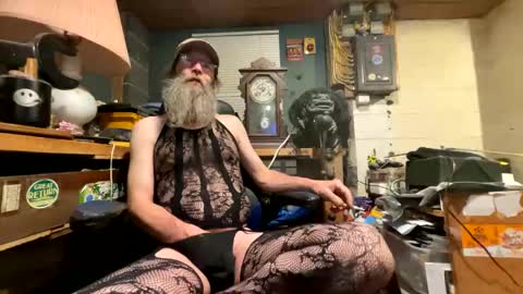 safety_fist online show from 02/08/25, 04:36