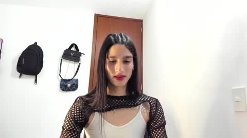 Snapshot of safiro_queen chatting on 01/19/25, 02:57 Safiro Queen online show from 01/19/25, 02:57