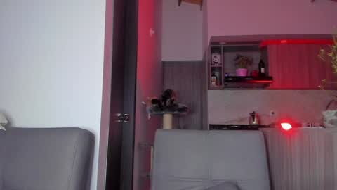 Snapshot of sag_1998 chatting on 12/22/24, 05:12 Sag online show from 12/22/24, 05:12