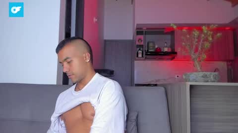 Snapshot of sag_1998 chatting on 02/28/25, 05:15 Sag online show from 02/28/25, 05:15