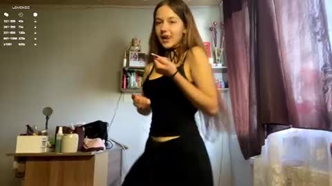 Snapshot of sagecarrico chatting on 06/18/26, 12:31 Aurora online show from 06/18/26, 12:31