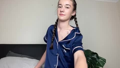 Snapshot of sageexx chatting on 03/19/26, 12:58 urs xxx content in my bio online show from 03/19/26, 12:58