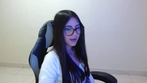 Sahaliefox  online show from 10/21/25, 10:21