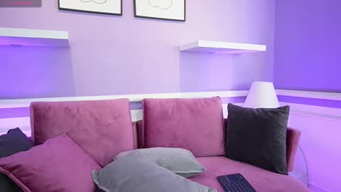 saharakramer online show from 03/08/25, 03:13