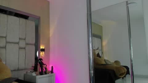 Snapshot of saharakross chatting on 03/15/26, 04:40 Sahara online show from 03/15/26, 04:40