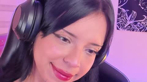 Snapshot of saharayumm chatting on 11/04/25, 12:04 saharayumm online show from 11/04/25, 12:04