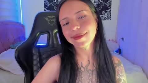 Snapshot of saharayumm chatting on 11/12/25, 12:27 saharayumm online show from 11/12/25, 12:27