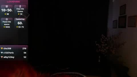 Snapshot of sahra_tayl0r_ chatting on 02/05/25, 09:29 SARA online show from 02/05/25, 09:29