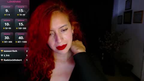Snapshot of sahra_tayl0r_ chatting on 02/06/25, 05:19 SARA online show from 02/06/25, 05:19