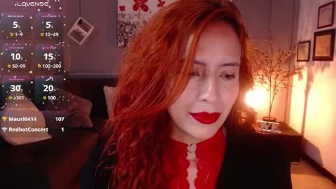 Snapshot of sahra_tayl0r_ chatting on 02/18/25, 05:42 SARA online show from 02/18/25, 05:42