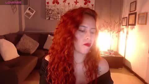 Snapshot of sahra_tayl0r_ chatting on 02/28/25, 09:33 SARA online show from 02/28/25, 09:33