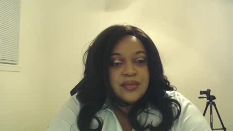 Queen Serenity online show from 05/16/26, 06:32