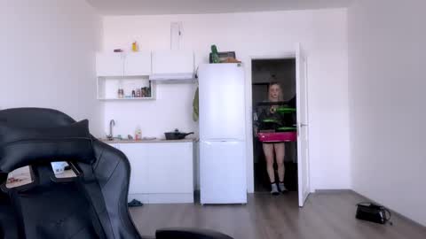 Sofia online show from 02/21/25, 11:01