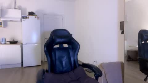 Sofia online show from 11/18/25, 08:24