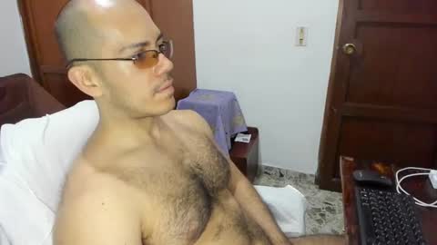 Snapshot of saintedy01 chatting on 02/12/25, 12:33 saintedy01 online show from 02/12/25, 12:33