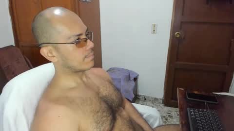 Snapshot of saintedy01 chatting on 11/20/25, 01:44 saintedy01 online show from 11/20/25, 01:44