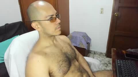 Snapshot of saintedy01 chatting on 04/20/26, 12:52 saintedy01 online show from 04/20/26, 12:52