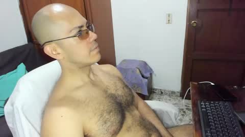 Snapshot of saintedy01 chatting on 04/22/26, 12:28 saintedy01 online show from 04/22/26, 12:28