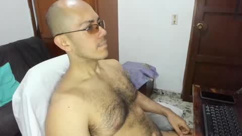 Snapshot of saintedy01 chatting on 04/24/26, 12:18 saintedy01 online show from 04/24/26, 12:18